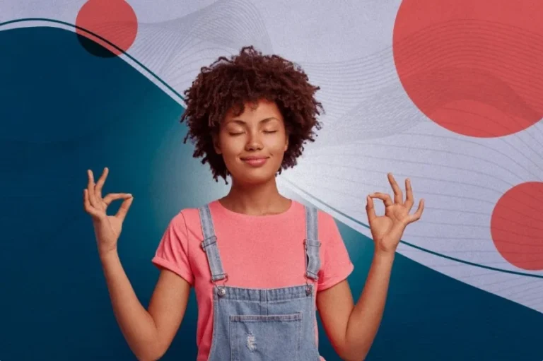 Mulher em posição de meditação - fórmula para publicar um livro