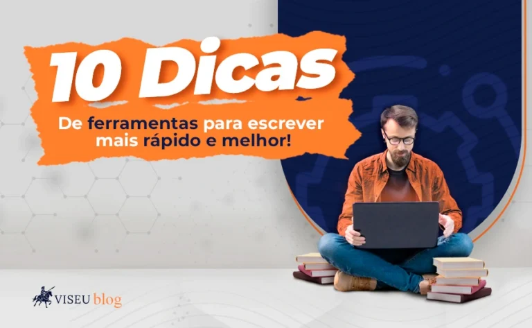 Escrito: 10 dicas de ferramentas para escrever mais rápido e melhor Imagem: Homem branco, jovem e de óculos sentado com o notebook no colo