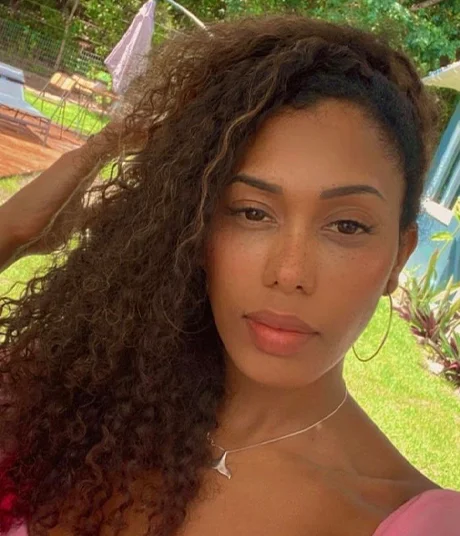 Adriana Ventura Souza, escritora de literatura contemporânea brasileira da Editora Viseu.